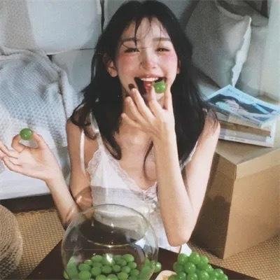比基尼怪女
